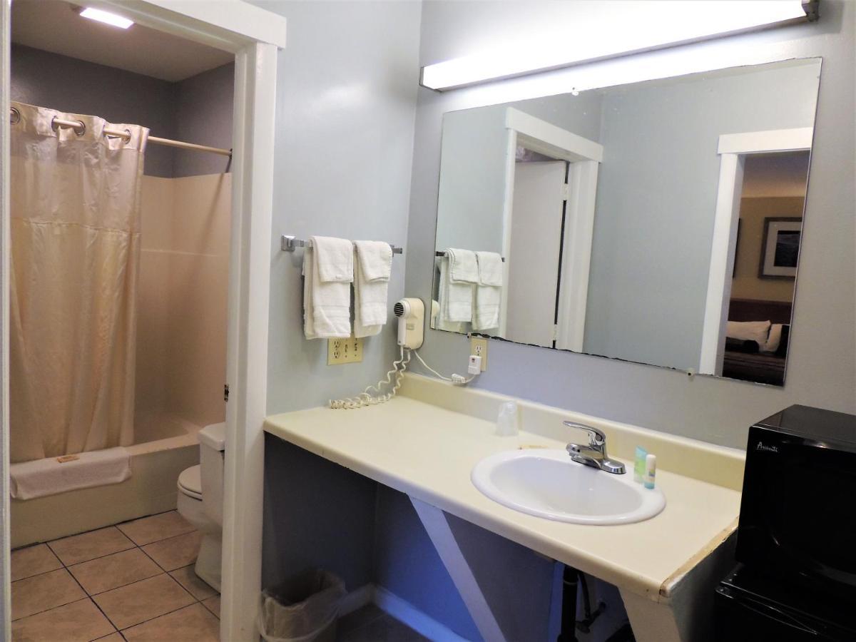 Windsor Motel グロトン エクステリア 写真